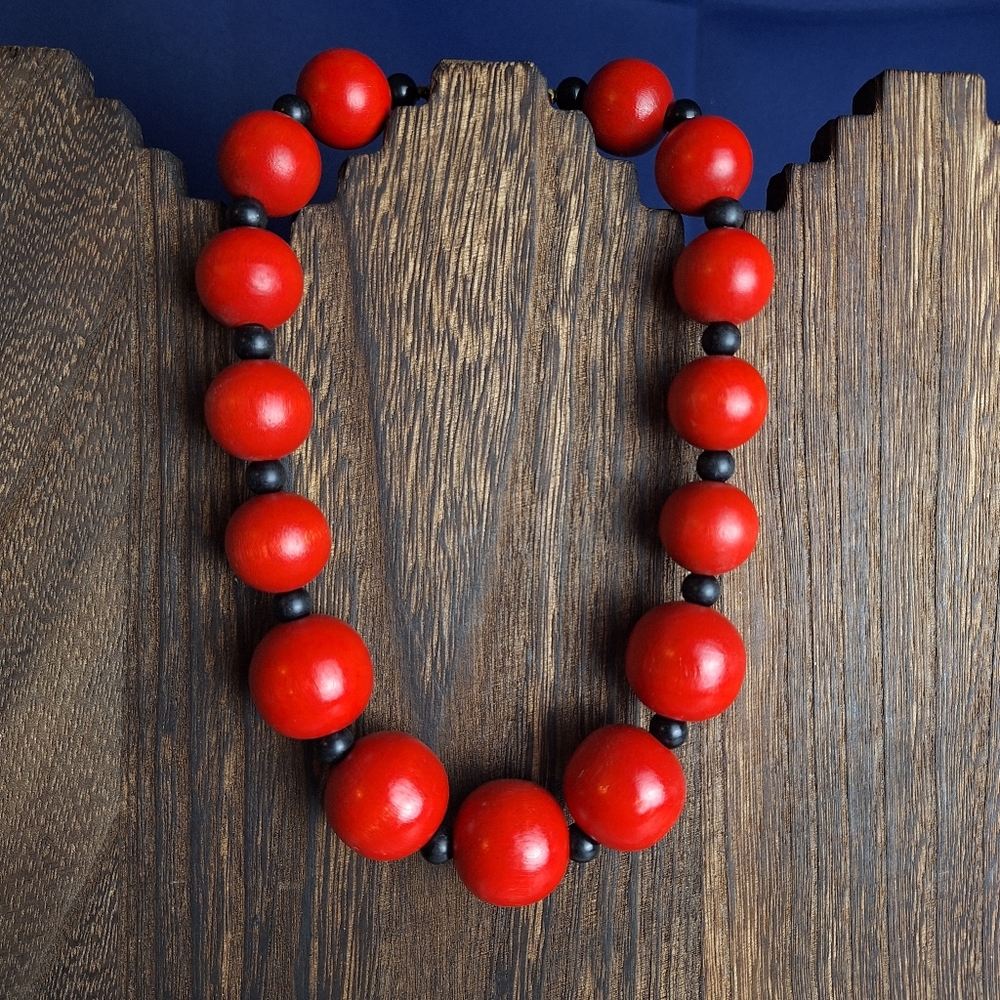 Vintage Chunky Wooden Necklace Red Black 16.5" Collar